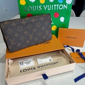 Louis Vuitton Zippy Organizer